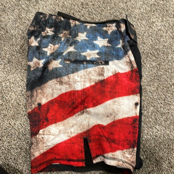 Born Primitive men’s size 28 patriotic workout shorts - Picture 7 of 7